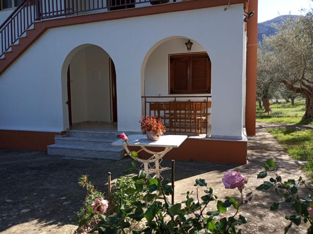 Manousi 1  Appartement Mystras Buitenkant foto